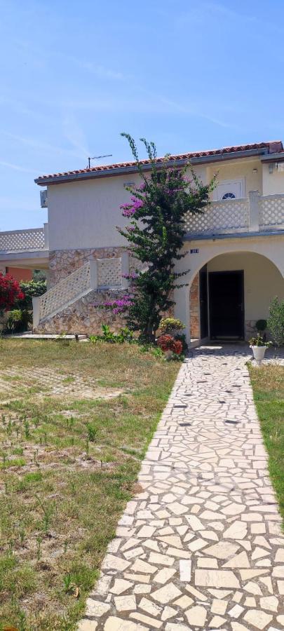 Villa Kadinela, 200M From Kamenjak, Huge Quiet Garden With Barbecue, 2 New Kitchens Premantura Luaran gambar