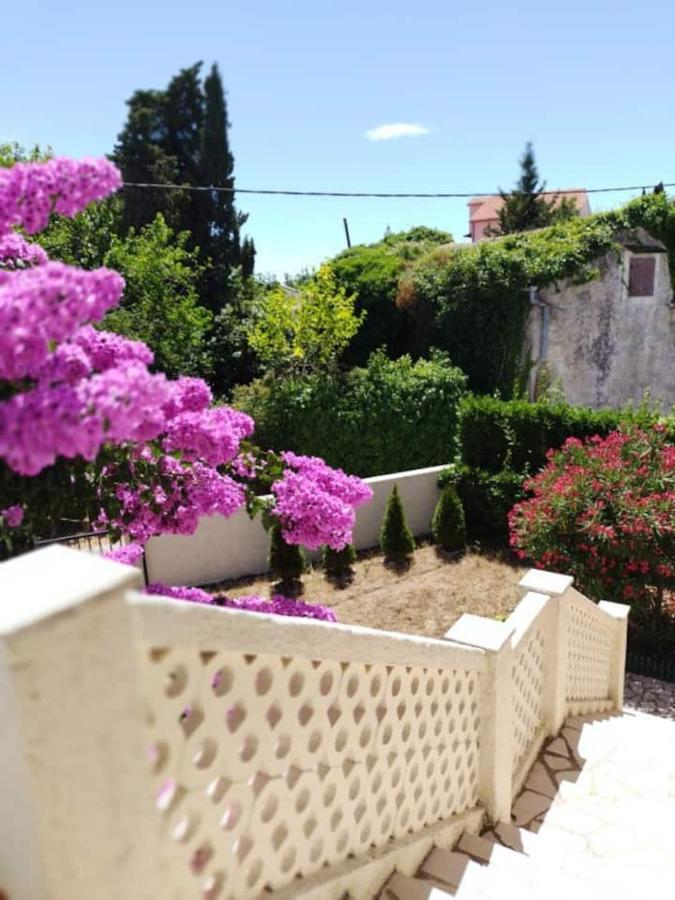 Villa Kadinela, 200M From Kamenjak, Huge Quiet Garden With Barbecue, 2 New Kitchens Premantura Luaran gambar